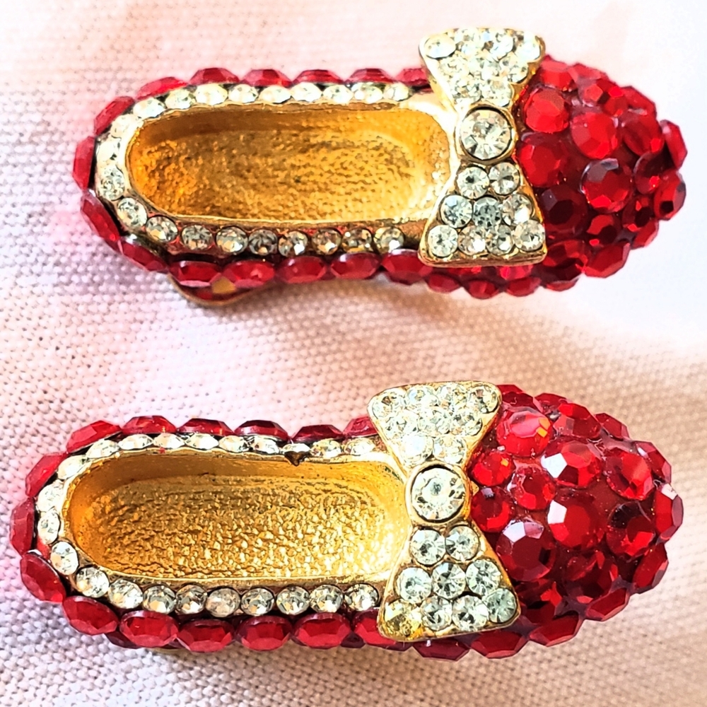 2 ITEMS Red Sparkle Ruby SIippers TARA VANESSA Earrings Pin WIZARD OF OZ